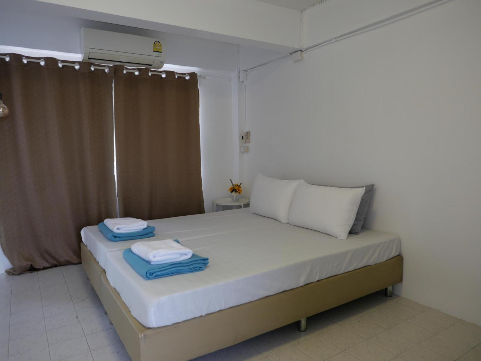 Films House Hostel Bangsaen Esterno foto