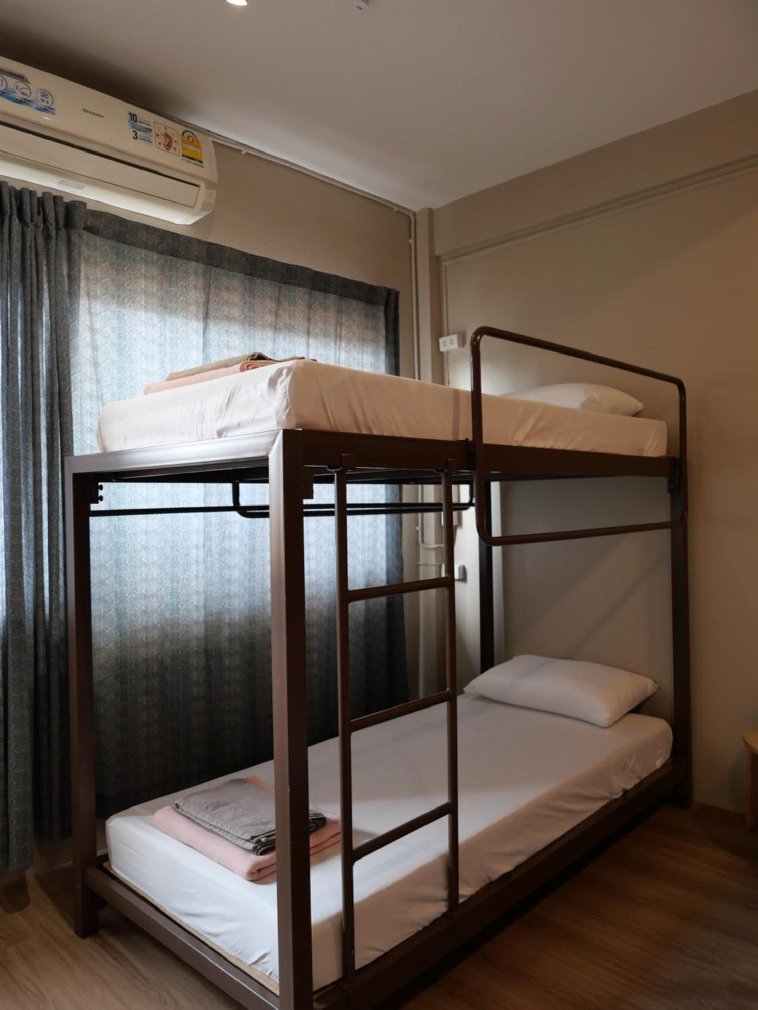 Films House Hostel Bangsaen Esterno foto