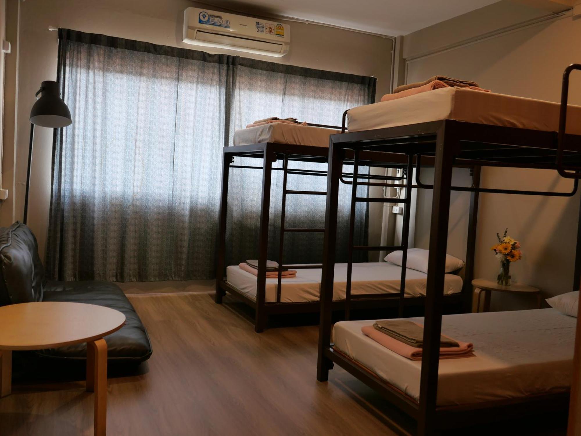 Films House Hostel Bangsaen Esterno foto