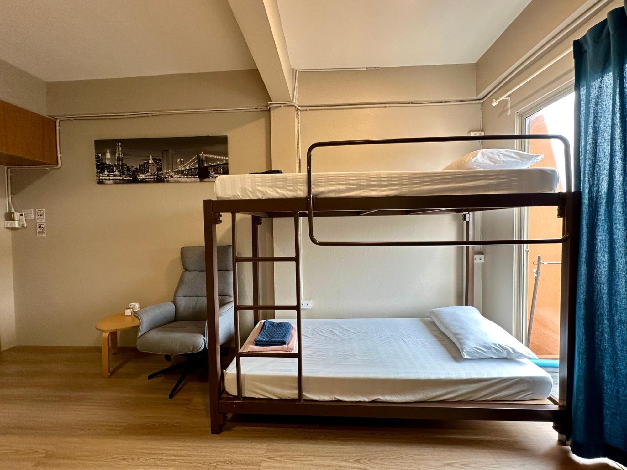 Films House Hostel Bangsaen Esterno foto
